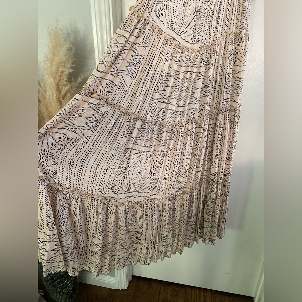 Woman’s dress - Picture 7 of 7